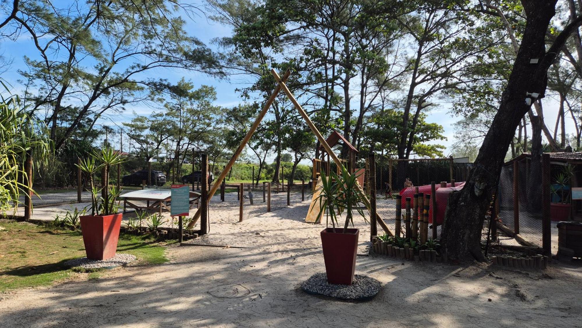 Plaza Barra First - *